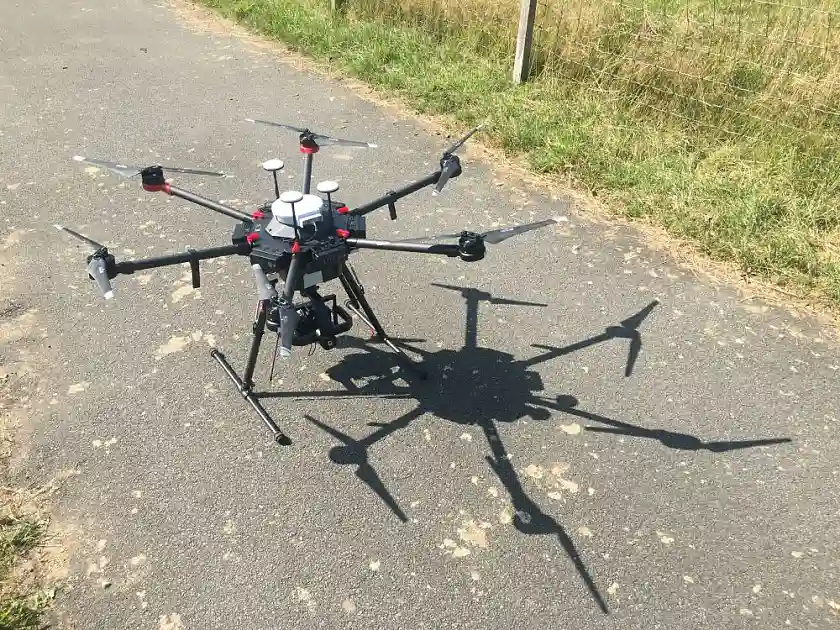 Foto von einer Drohe am Boden